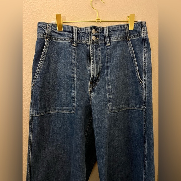 GAP High Rise Wide Leg Crop Jeans - Picture 2 of 11